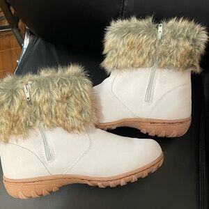 🔥HOST PICK🔥 Sporto Ballad White Fur-Lined Boots NEW size 11W